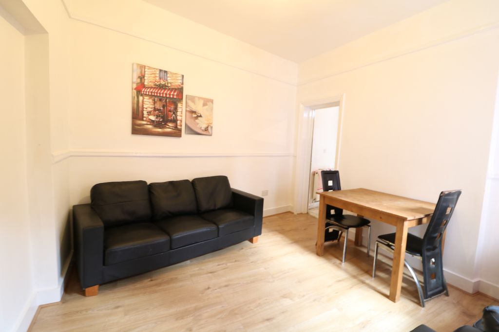Property photo 1 of 4