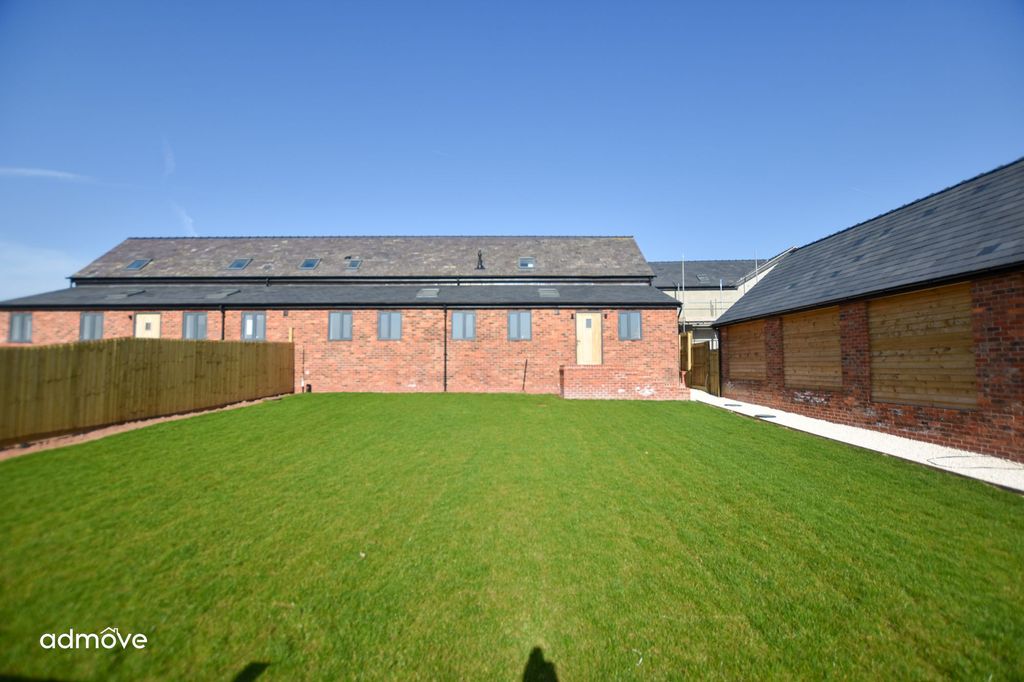 Property photo 2 of 34