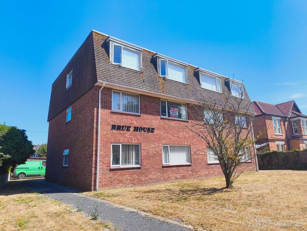Property photo 1 of 8 Frontage
