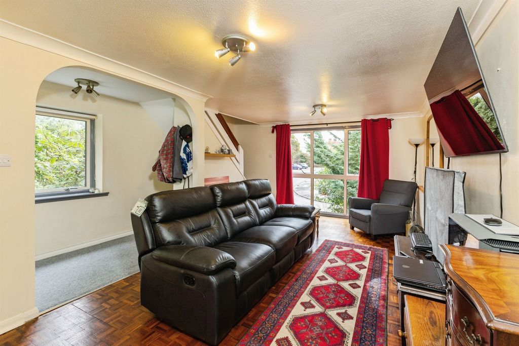 Property photo 3 of 14