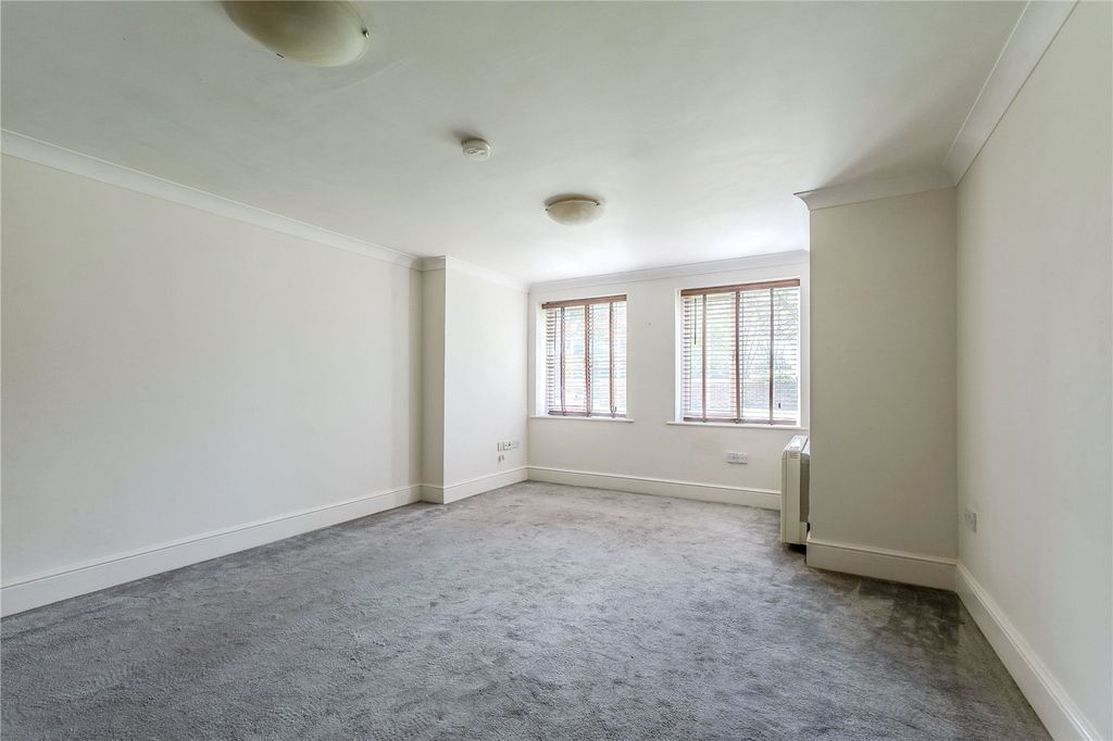 Property photo 2 of 7 Picture No. 15