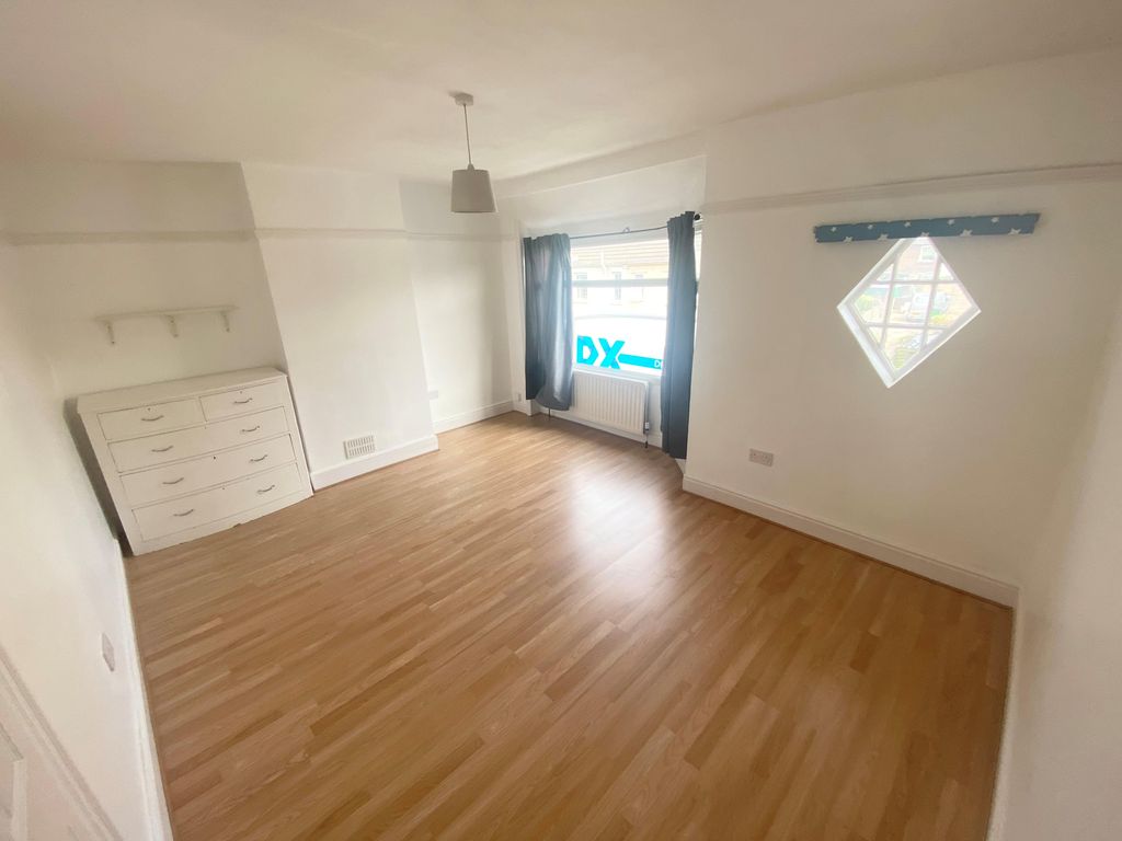 Property photo 1 of 11 Bedroom