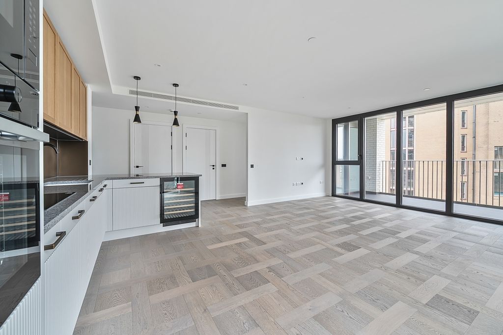 Property photo 1 of 27 1331395-14-688241...