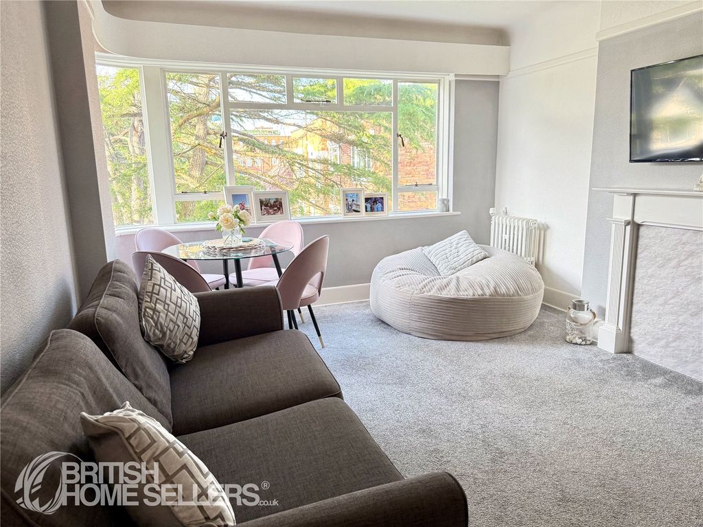 Property photo 3 of 14 Picture No. 05