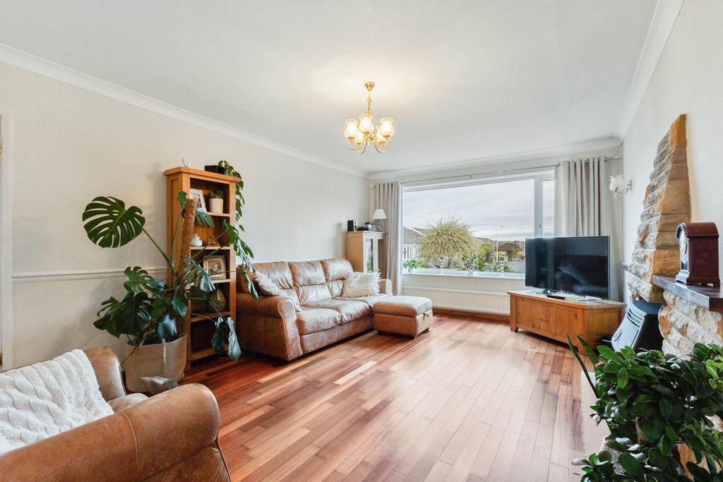 Property photo 2 of 18 Living Room