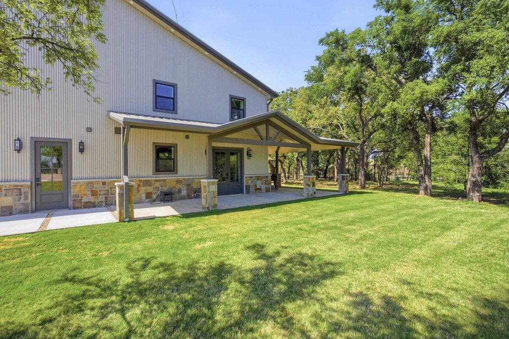 Property photo 1 of 31