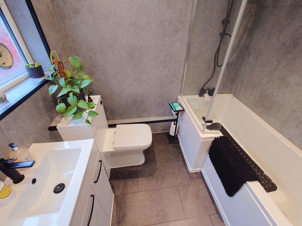 Property photo 3 of 33