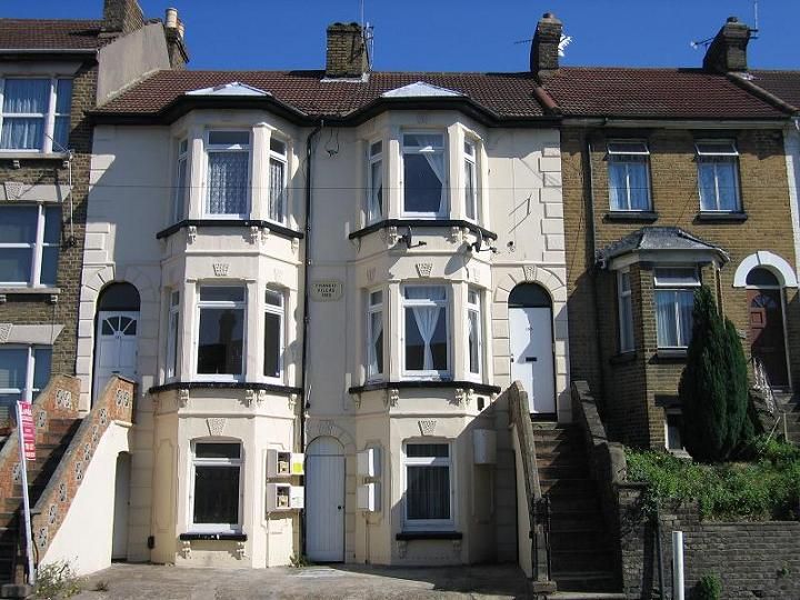 Property photo 1 of 6