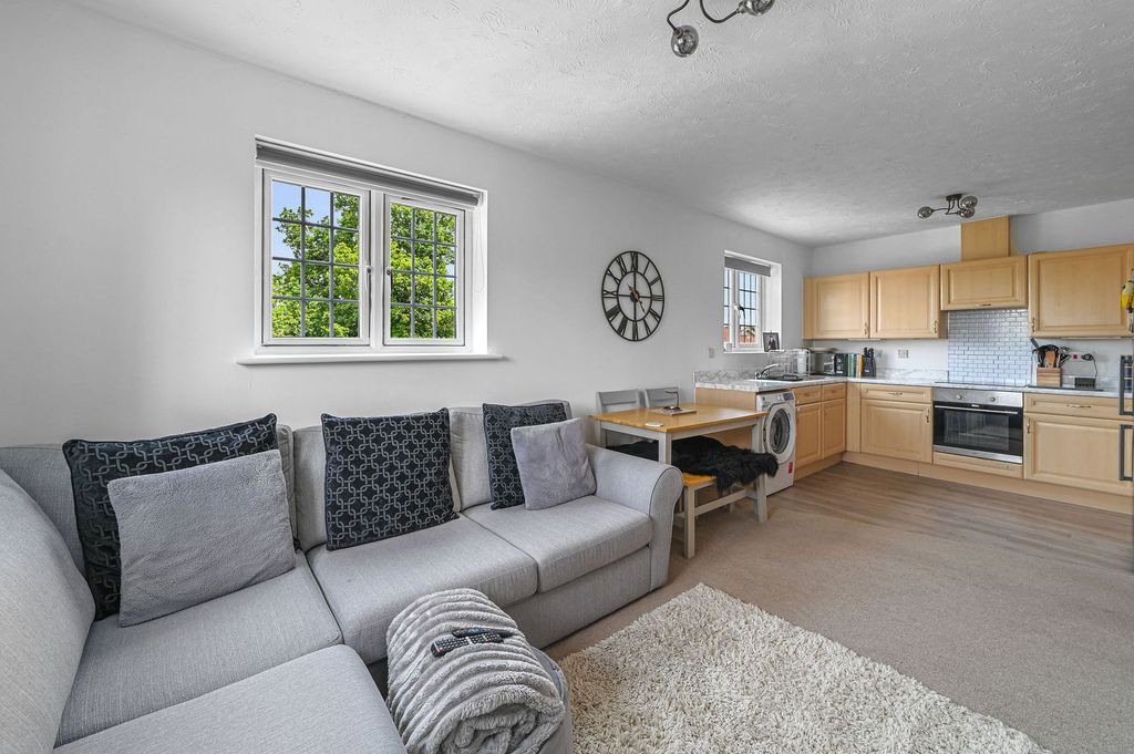 Property photo 2 of 14