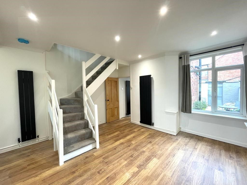 Property photo 1 of 15 Bathroom