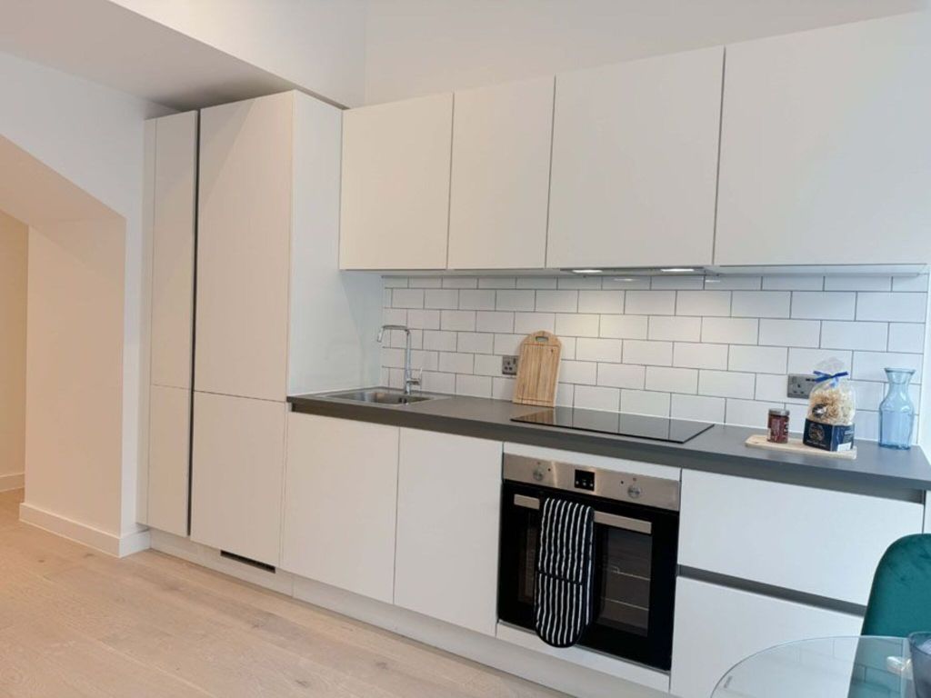 Property photo 2 of 17 Kitchen