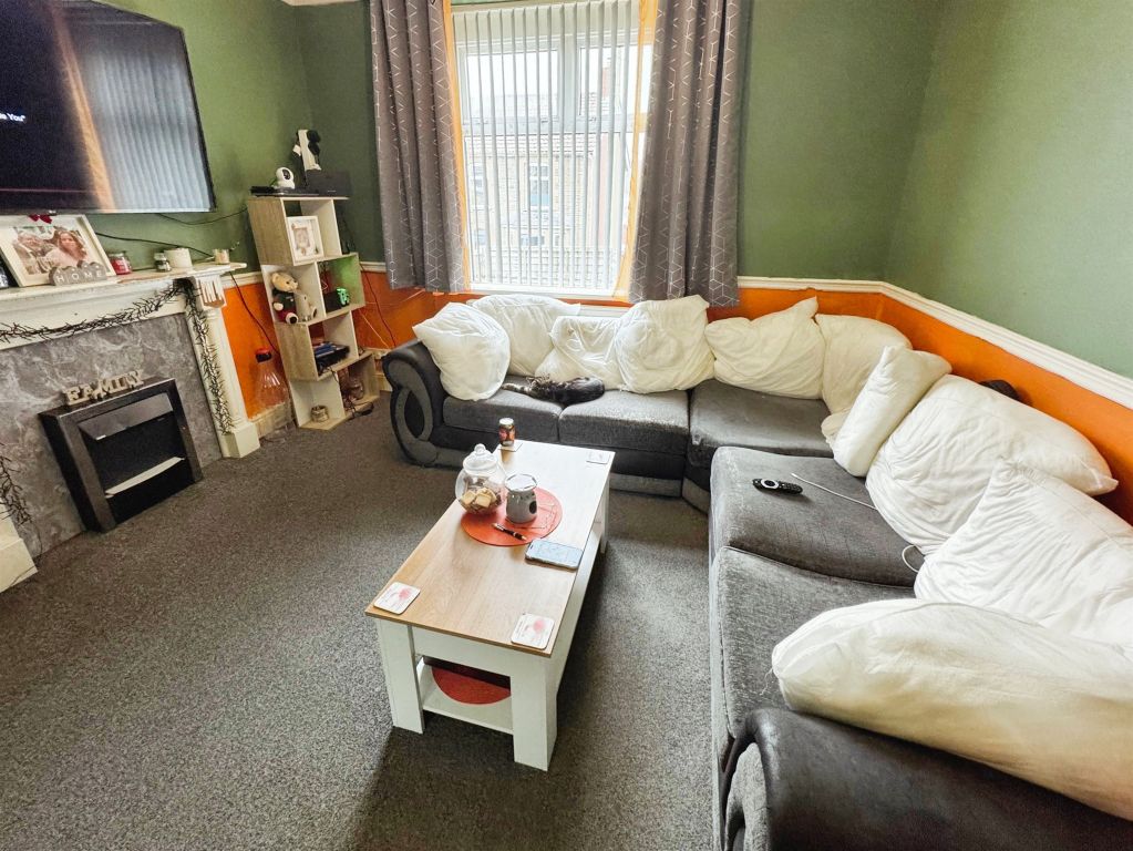 Property photo 2 of 12