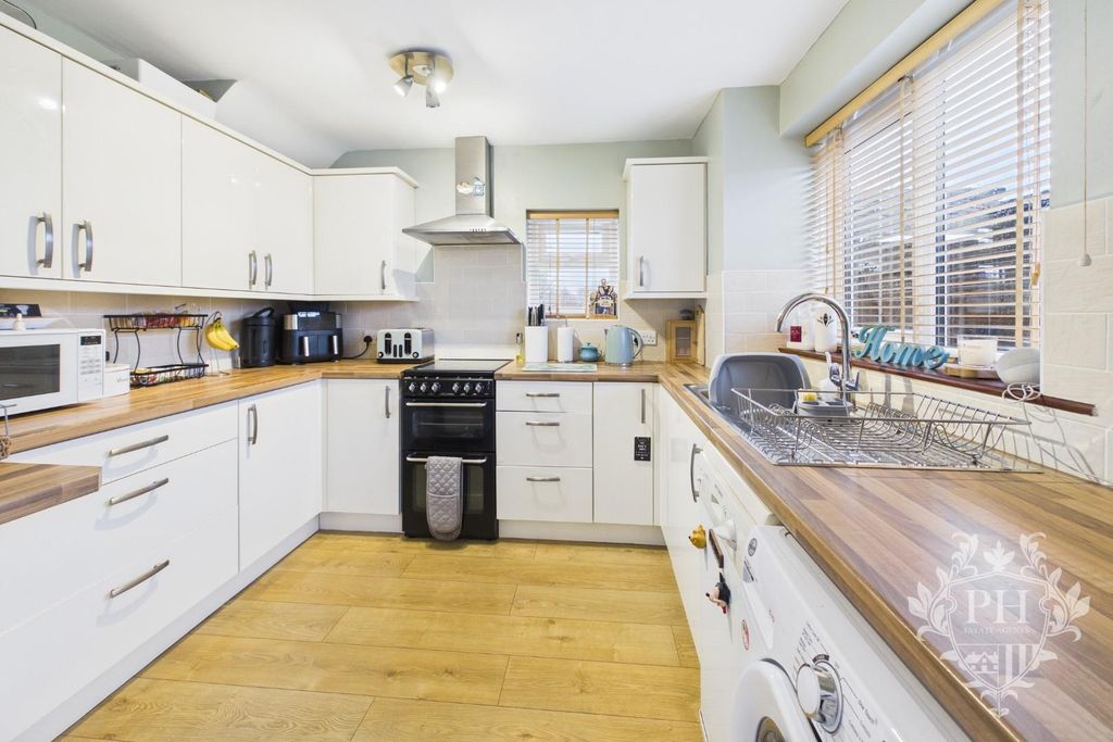 Property photo 3 of 20 Cam02002G0-Pr0263-Still010.Jpg