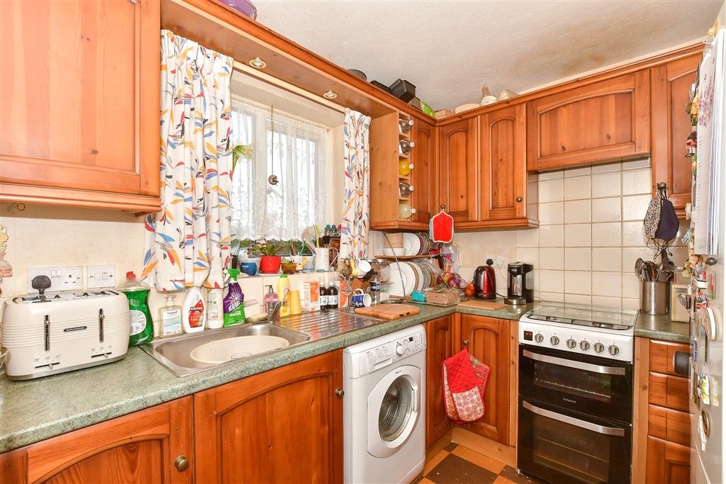 Property photo 1 of 4 Kitchen