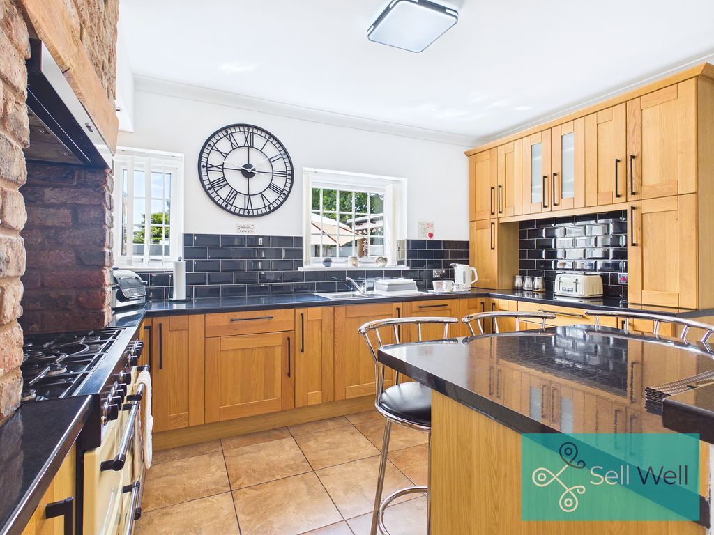 Property photo 3 of 24 Kitchen/Diner