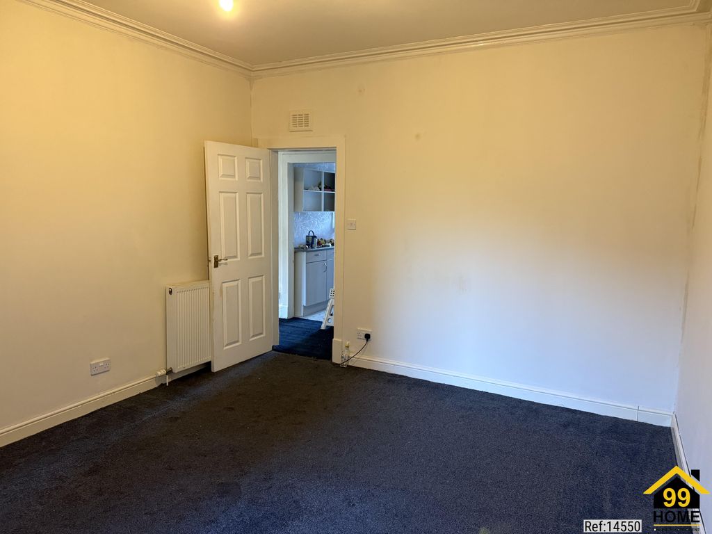 Property photo 1 of 11 Photo 0