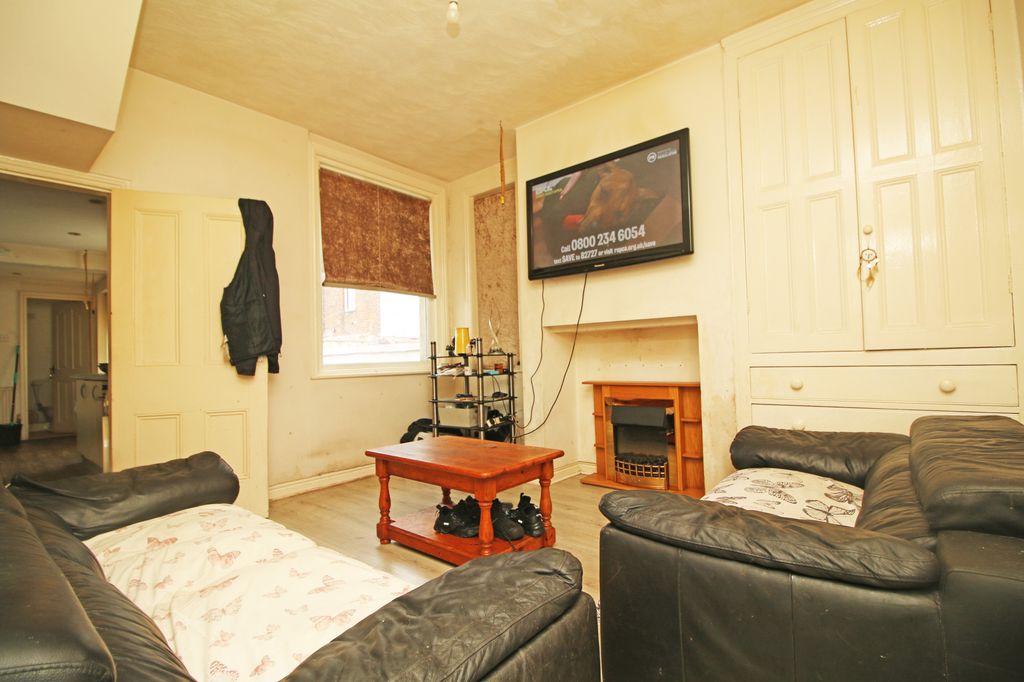 Property photo 3 of 13