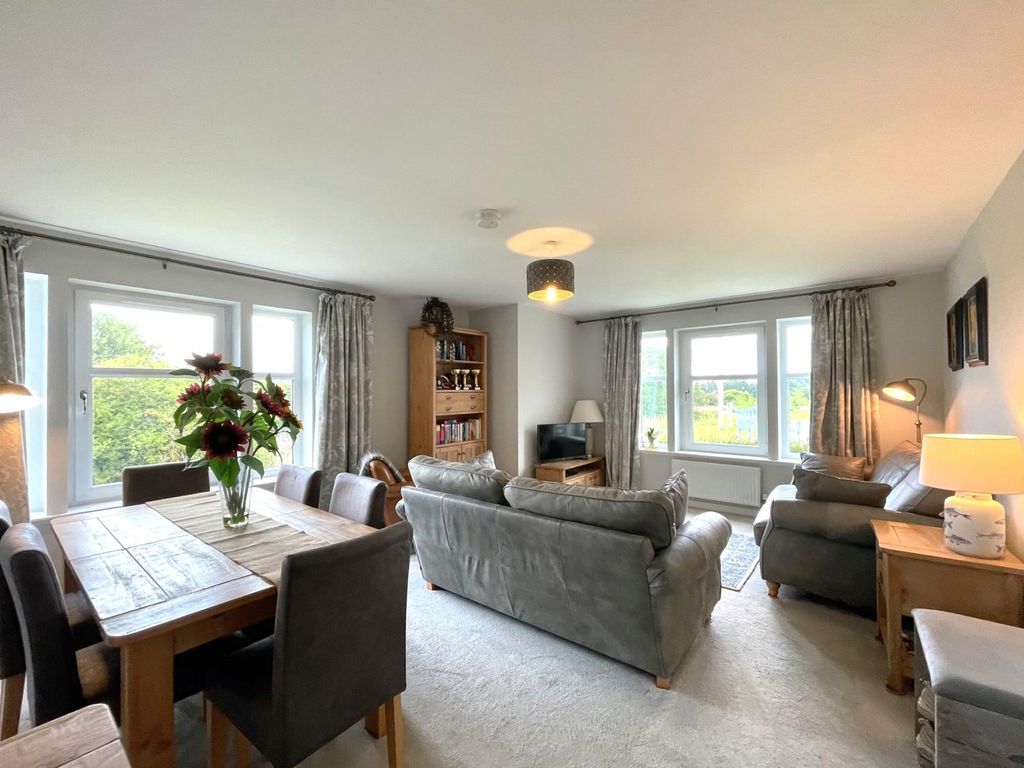 Property photo 2 of 41