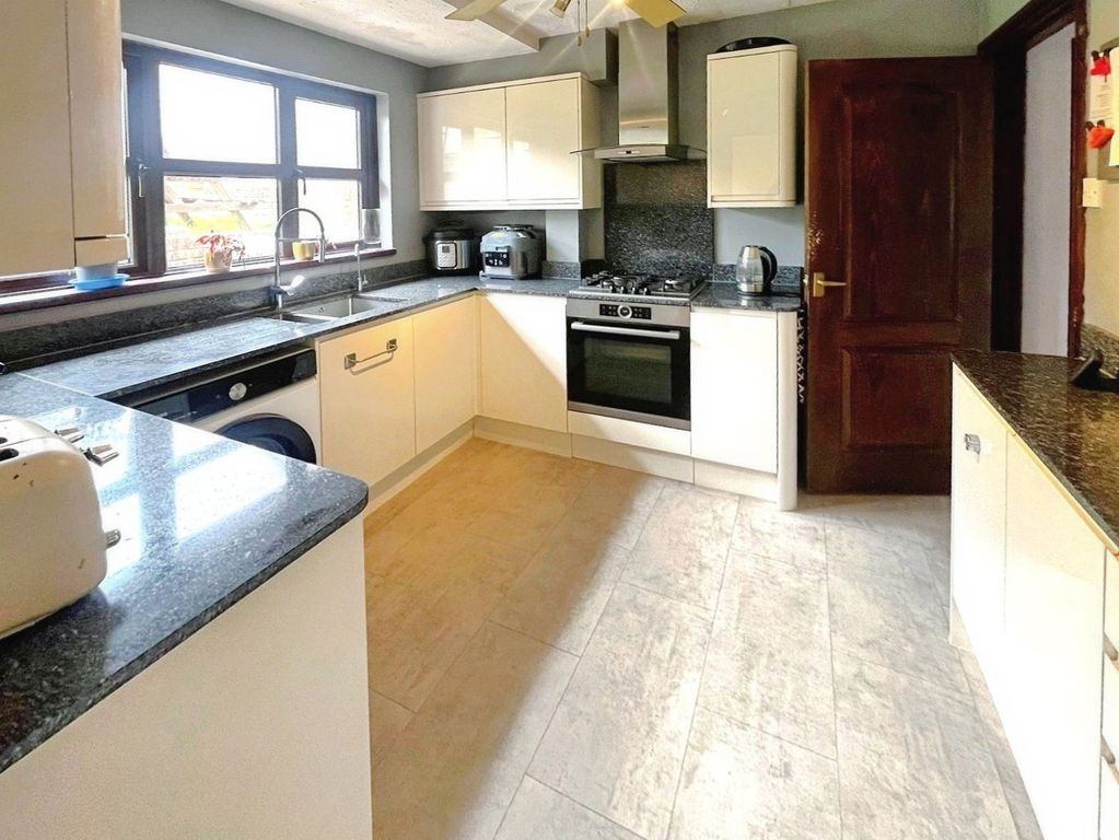 Property photo 2 of 15 Pbox-Img.Jpg