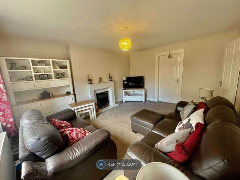 Property photo 3 of 9 Livingroom