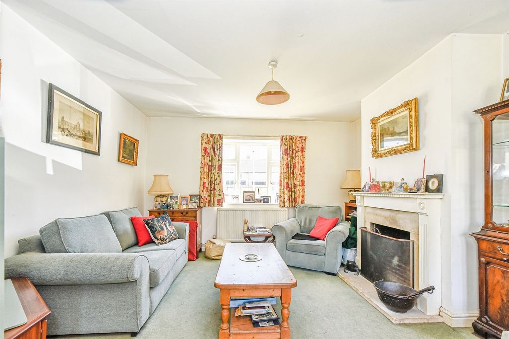 Property photo 3 of 19