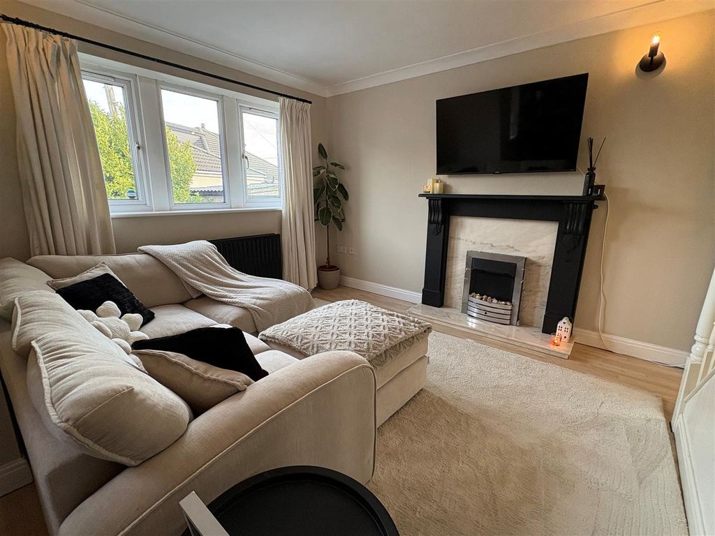 Property photo 2 of 24