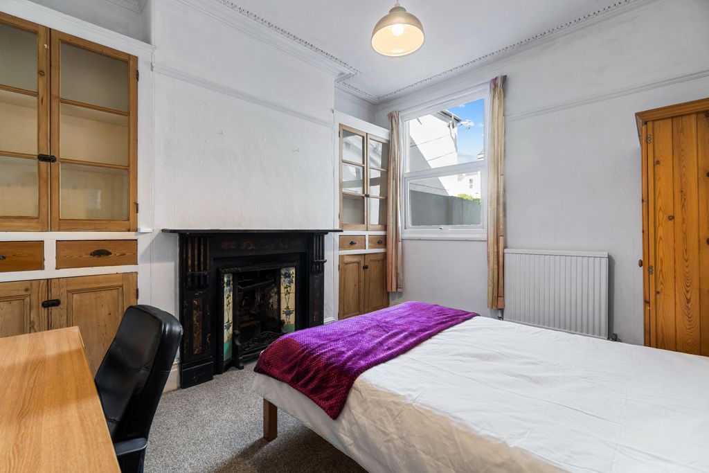 Property photo 2 of 8 0008