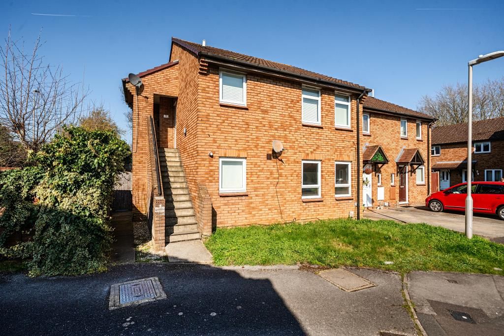 Property photo 2 of 11 Front