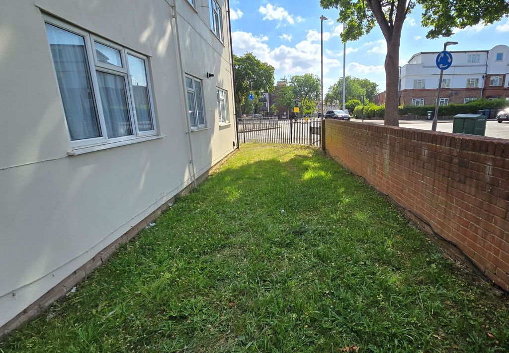 Property photo 3 of 14