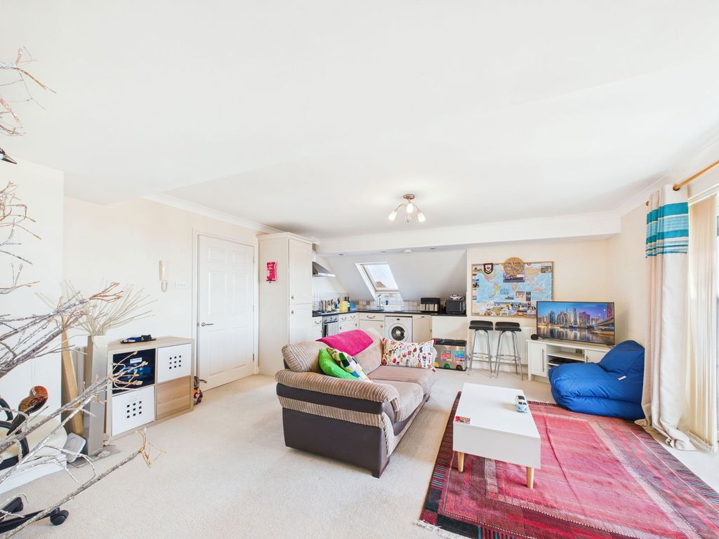 Property photo 3 of 11