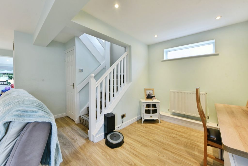 Property photo 3 of 17 Photo