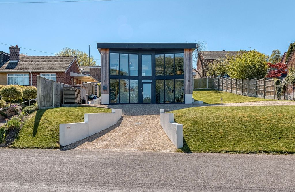 Property photo 1 of 24