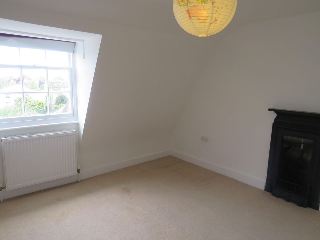 Property photo 3 of 6 Bedroom 1