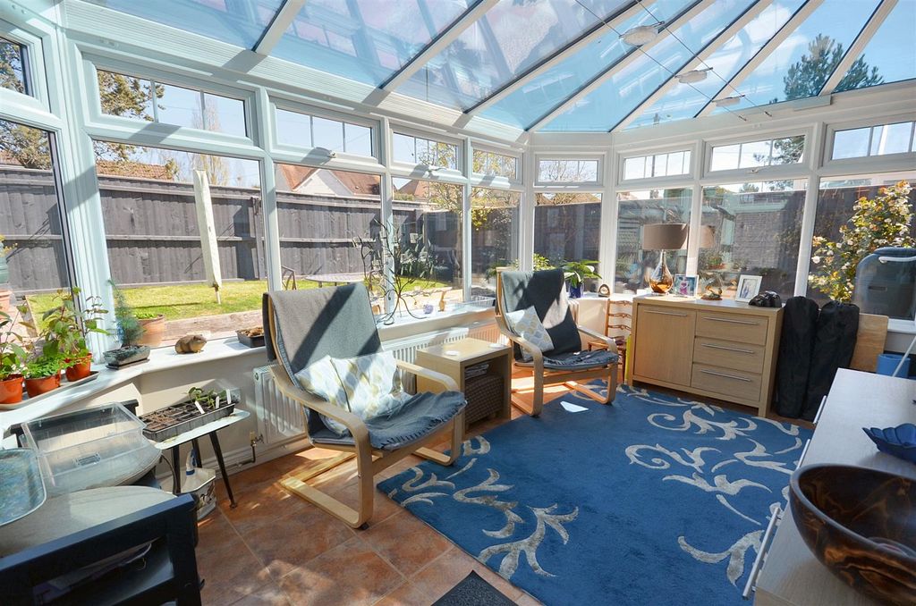 Property photo 3 of 10 Conservatory