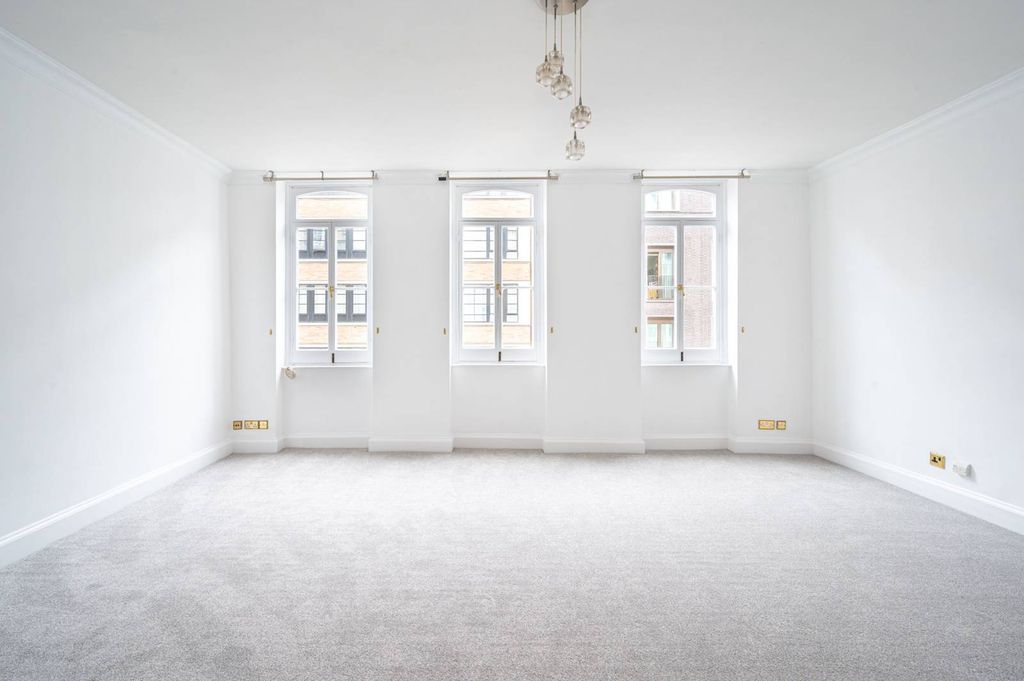 Property photo 3 of 9