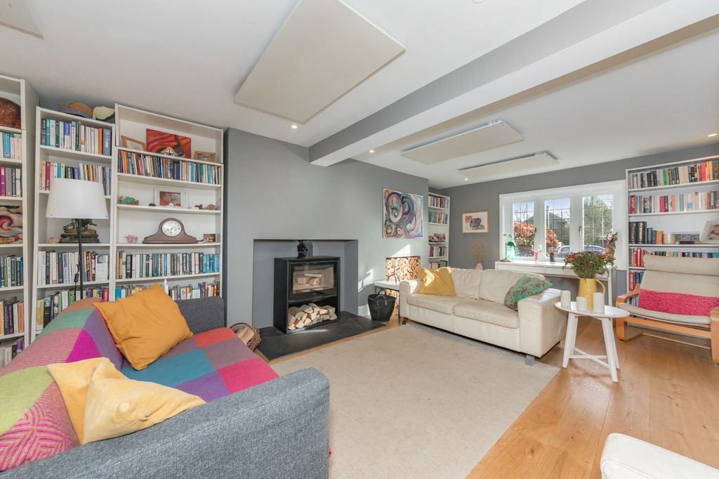 Property photo 3 of 27