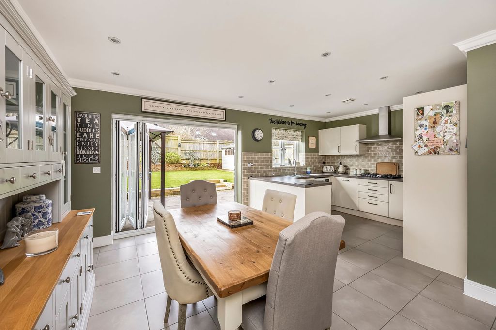 Property photo 2 of 19 Kitchen/Dining Room