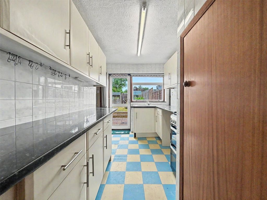 Property photo 3 of 20 Kitchen