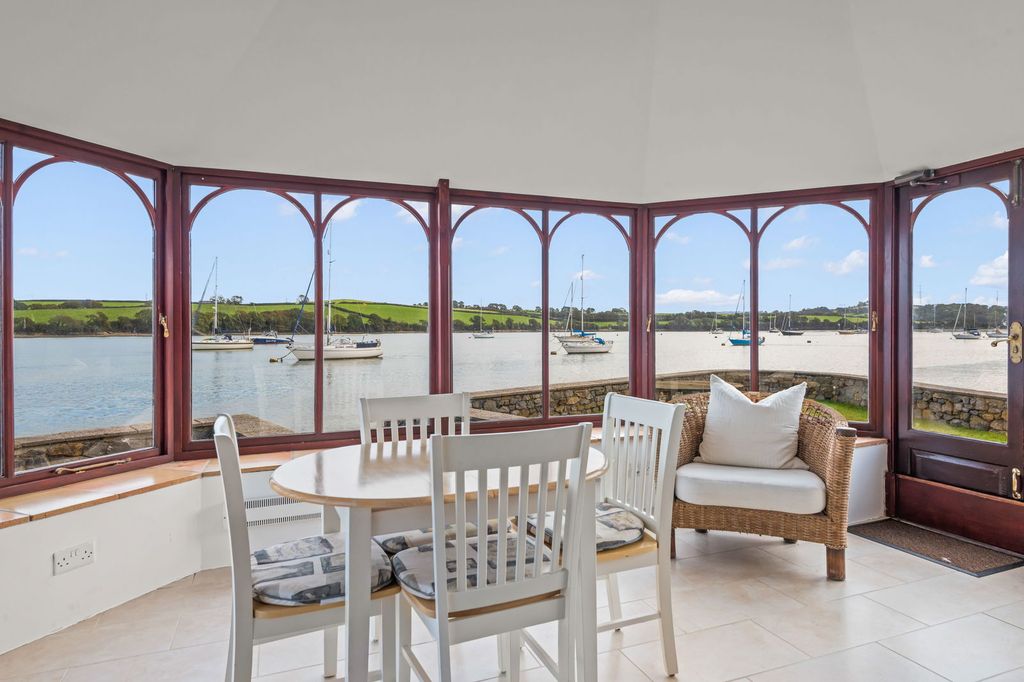 Property photo 3 of 27