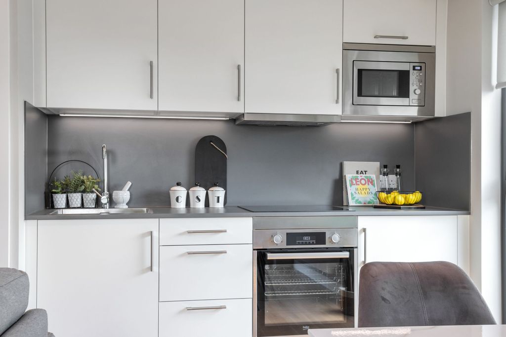 Property photo 2 of 21 Kitchen (Example)