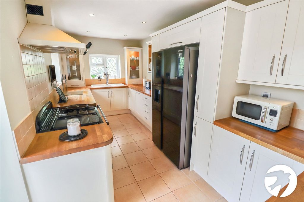Property photo 3 of 16 Picture No. 12