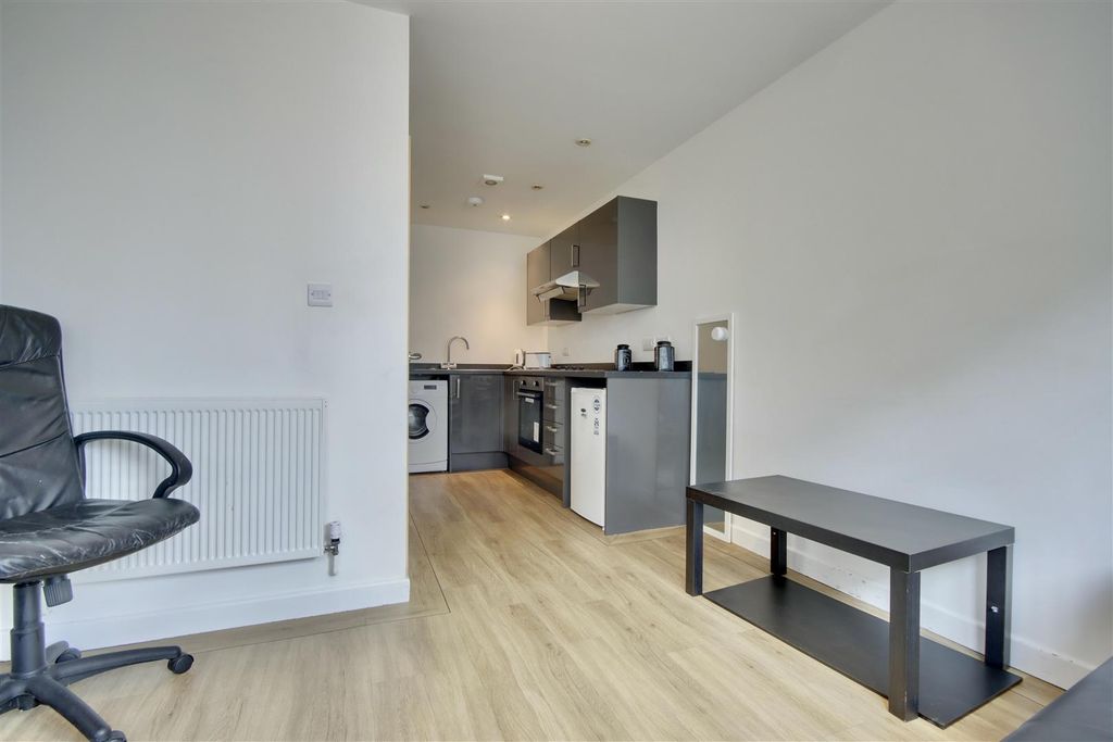 Property photo 2 of 6 8A068470-A65F-482D-A94C-8Ac019A0508D_1_201_A.Jpeg