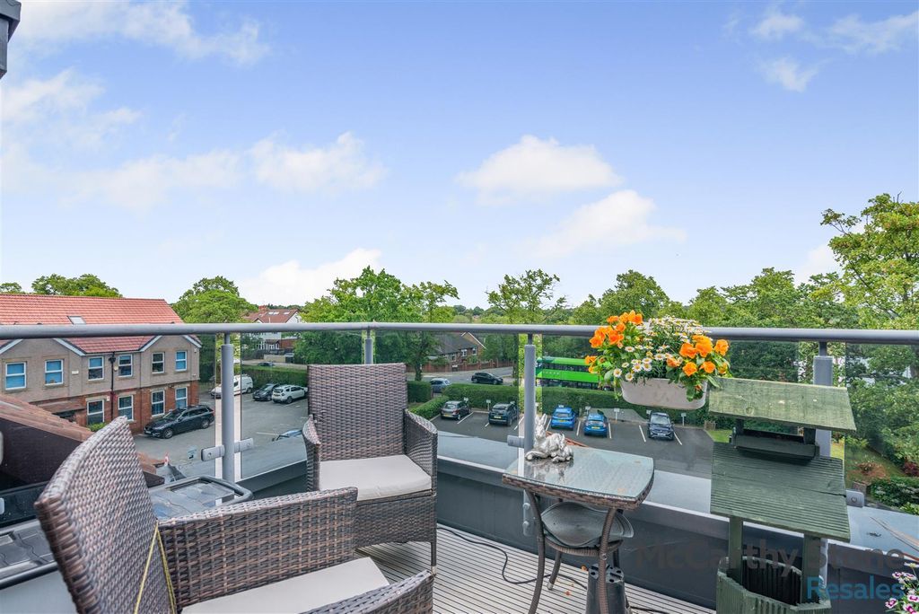 Property photo 3 of 18 8654638-Exterior01.Jpg