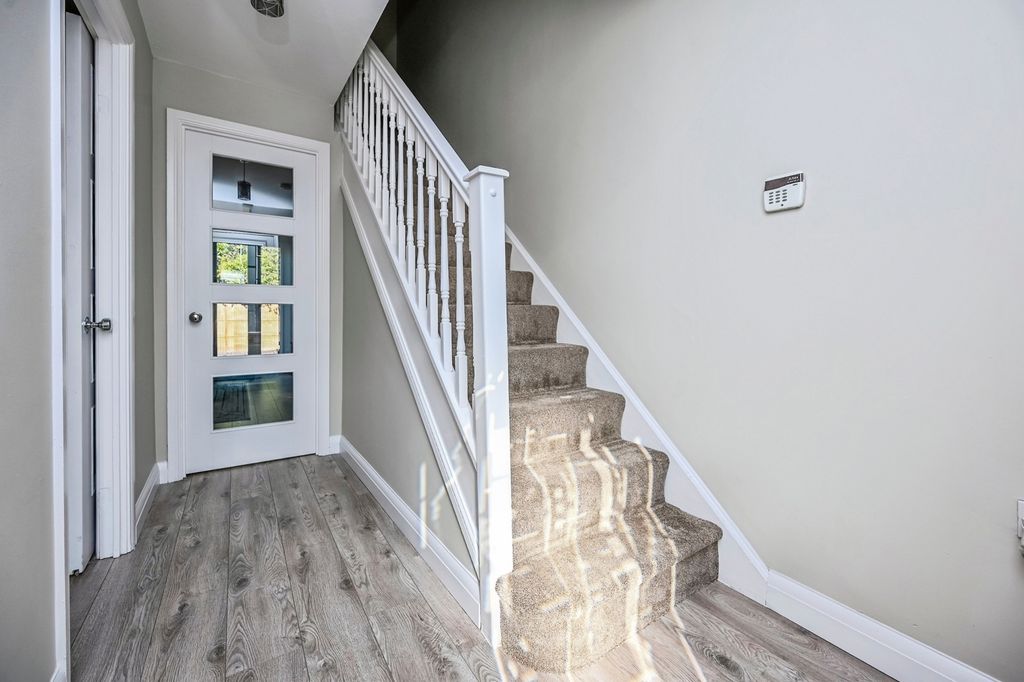 Property photo 2 of 17 Photo
