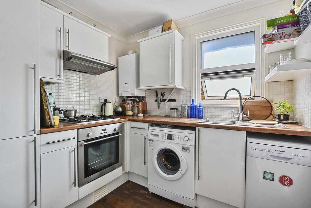 Property photo 3 of 8 3