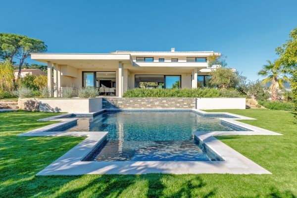 Property photo 1 of 3