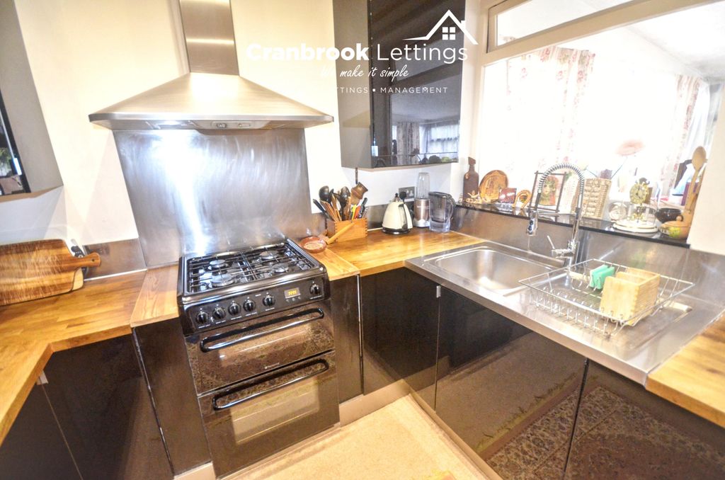Property photo 3 of 11 Gallery