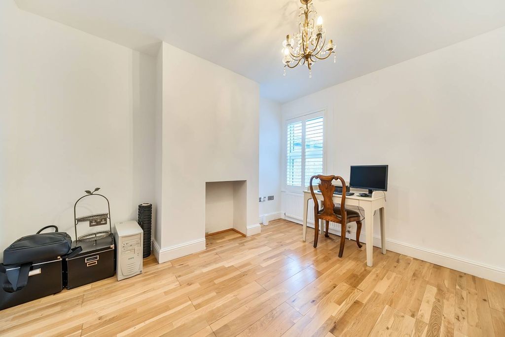 Property photo 3 of 20