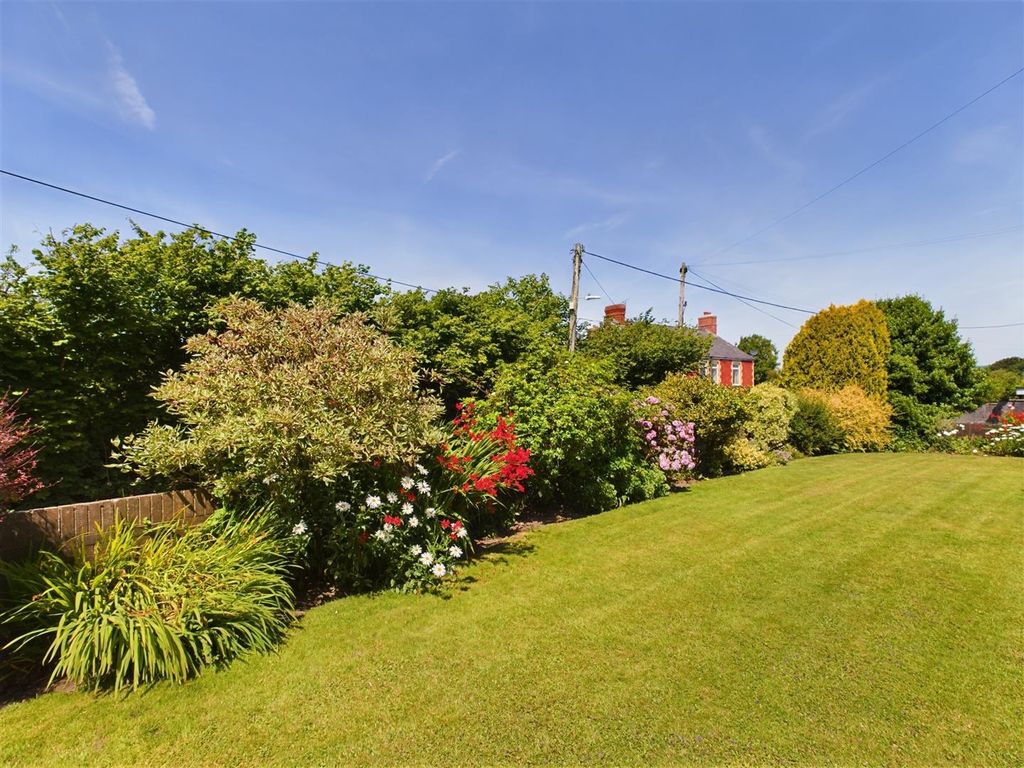 Property photo 3 of 37 Cam02295G0-Pr0072-Still016.Jpg