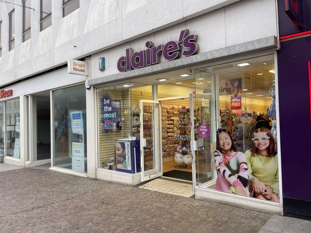 Property photo 1 of 7 Photo 2